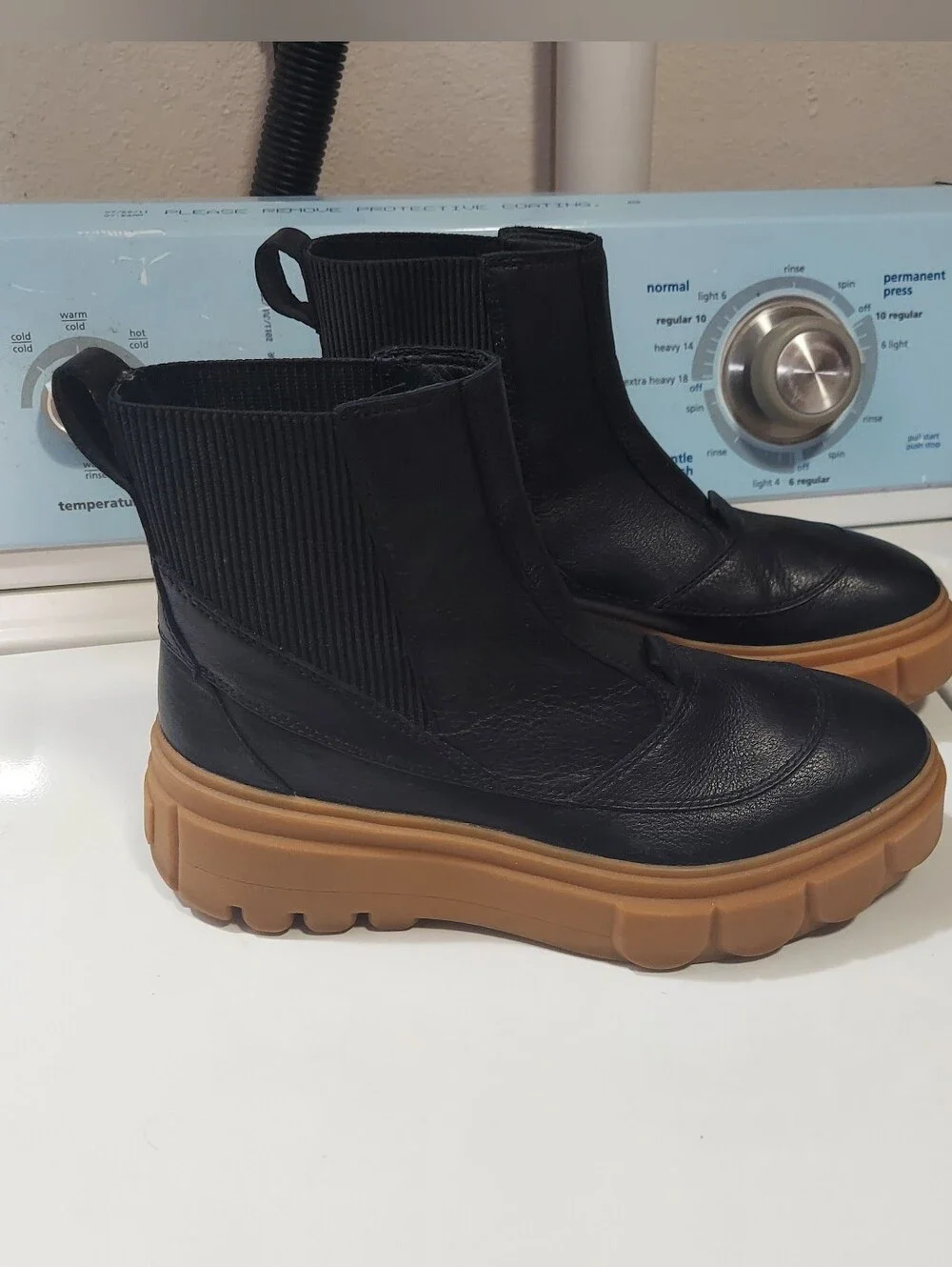 Sorel Caribou X Boot Chelsea  Woman's Size 11